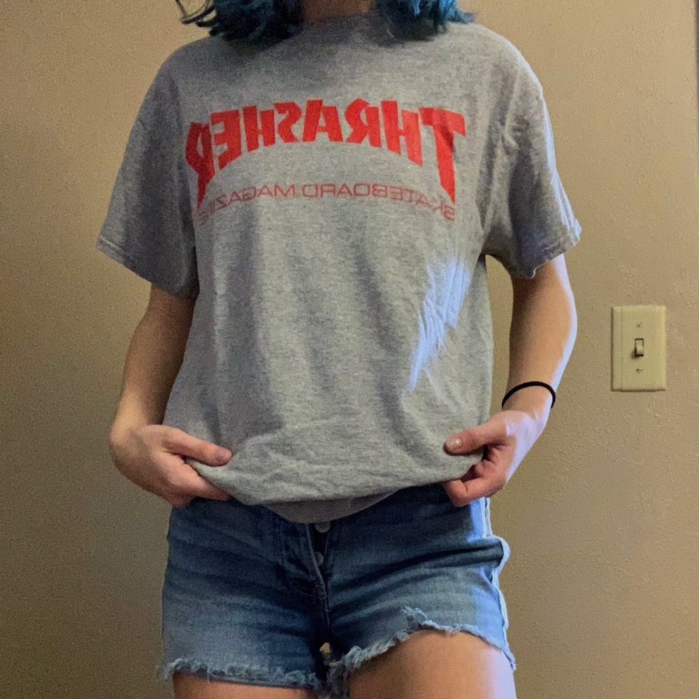 grey and red thrasher tee